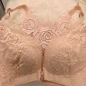 NWT Doosinki Foral Lace Inside Grip Front Snap Padded Bra US 34DD